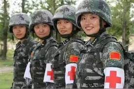新世纪的国产迷彩服系统图片