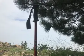 登山杖，看着有用，用不好就会出事图片