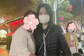 霍家300亿家产争夺战升级！郭晶晶霍启刚懒理风波，带仨娃内地玩图片