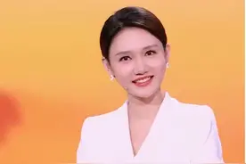 龙洋果然是康震老师的“小迷妹”，她竟然称呼康老师为“康夫子”图片
