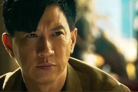 张家辉：全国唯一一个不敢说自己名字的演员，被鲁豫逼着说了两遍图片