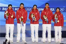 升国旗，奏国歌！冬奥会北京颁奖广场首次启用，细节贴心图片