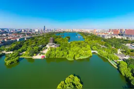 大明湖，多深？图片