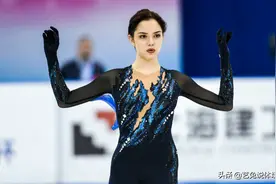 俄罗斯花滑女星走性感风！梅德韦杰娃代言内衣，人体彩绘美艳动人图片