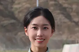 暖心学姐变身军训女教官 学弟学妹：“太酷啦”图片