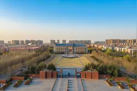 按捺不住！刚解封郑州大学又有两名大学生翻墙外出，被警告处分图片