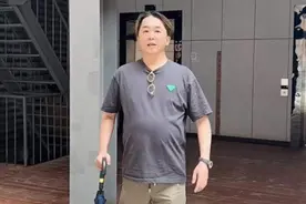 著名港星晒近况疑患病！肚大如球四肢纤细，同时交往三女友拒结婚图片