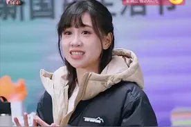 打破千金形象，特步创始人小女儿丁佳敏亲自带货，叫来姐夫撑场图片