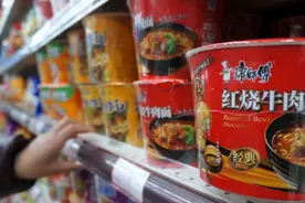 过多地食用泡面会对身体健康造成危害，你注意到了吗？图片