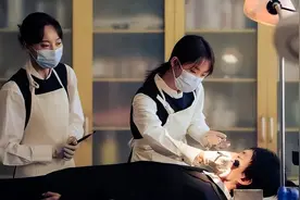00后女生做职业守墓人，竟然让数十万网友羡慕：这才是神仙工作图片