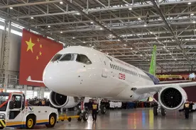 中国近一年向空客购买692架飞机，为何不购买国产c919？图片