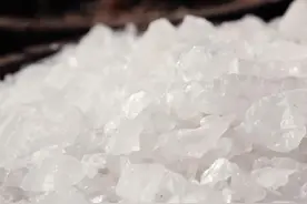腋下汗多，不容忽视，时间久可致心慌，用一味中药可缓解汗出图片