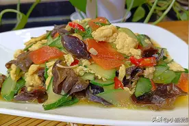 这样炒黄瓜炒鸡蛋，营养味美，比肉菜都香，孩子特别喜欢爱吃图片