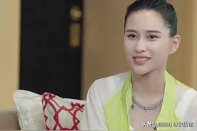 同样是百亿顶级名媛，将何超莲与余晚晚放在一起，差别就出来了图片