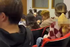 英国南安普顿大学，研究生课堂全是中国留学生，连老师也是中国人图片
