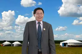李桂山老师领唱《走上这高高的兴安岭》图片