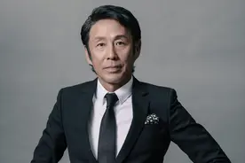 情史干净的6位男星，个个是“妻管严”恩爱多年，牵手就是一辈子图片