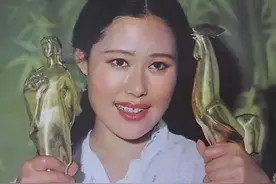 1983年，斯琴高娃出演《骆驼祥子》获奖，回家后丈夫却说：离婚吧图片