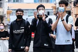 恭喜！汤杰拿到续约合同，表现获杜锋认可，继续留在广东宏远图片