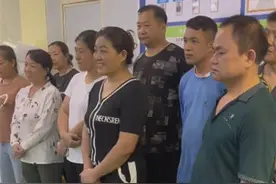 糖果工厂老板奖励参加高考的员工子女：考上211奖2万，考上985奖3万！图片