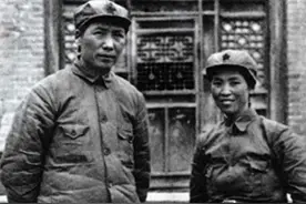 他是毛主席的大舅哥，20多年没有升过一级，毛主席称他创三个第一图片