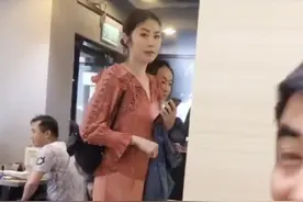 49岁陈慧琳近照曝光，捐50所学校从不张扬，门当户对的婚姻很幸福图片
