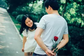 2012年爱妻遇难丈夫痛不欲生，37天后丈夫自首说：彪悍妻子受不了图片