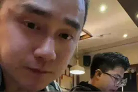 30岁蒋劲夫自曝靠送外卖为生，每天从半夜送到早上，无视满屏调侃图片