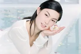 曾经的玉兰油女孩，因为“发腮”变成普通阿姨，幸好气质依然高级图片