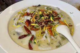 用冷冻鱼片做的酸菜鱼算不算预制菜？峨嵋酒家、太二等30多家餐厅给出了这样的答案图片