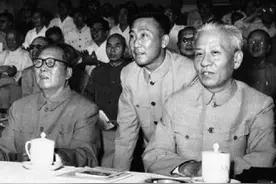 2003年，俄罗斯男子要来中国探亲，办签证时说道：我爷爷叫刘少奇图片