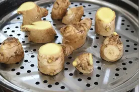 90岁奶奶的秘方，生姜上锅蒸一蒸，再晒一晒，作用花钱都难买图片
