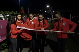 禁止挂中国国旗?我国运动员集体退赛，遭到主办方威胁，结局如何图片