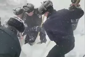 跟踪报道 | 石榴云记者连线禾木雪崩当事人 获救小伙对民警说“我爱你们！”图片
