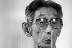 1956 年毛主席接见马三立，被马老逗得捧腹大笑：国宝，你是国宝图片