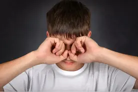 眼睛被风吹后，异物感从何而来？图片