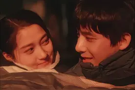 当27岁关晓彤遇上26岁王安宇，我才明白，为何说CP感真是门玄学图片