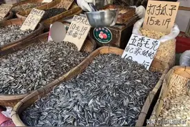 买瓜子时，遇到这3种不要买，记住挑选方法，过年不怕买错吃亏图片