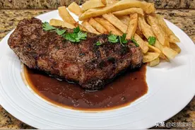 外国人评论：西餐在中国属于高档食物！网友怒怼图片