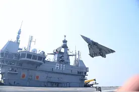 LCA战机在国产航母成功起降，印军却不买账，只因比中国差远了？图片