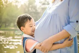 若不避孕，女性一生能生多少个孩子？频繁生育需谨慎图片