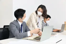 朱啸虎+张文宏，疫情最新研判，以及创业者该怎么办图片