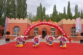 托里：迈进新时代 幸福舞起来图片