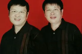05年河南女童指着陌生人喊爸爸,意外找到父亲失联47年双胞胎兄弟图片