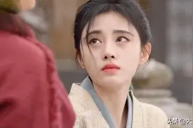 把假睫毛卸了，口红擦了，胸勒平了，才算不糊弄观众的女扮男装！图片