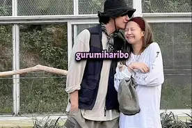金泰亨亲Jennie额头照片曝光，他们的粉丝还要继续嘴硬吗？图片