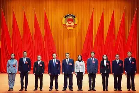 南岸区政协十一届一次会议胜利闭幕图片