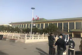 记者带您看西安——走进新城区 第一站：火车站东广场图片