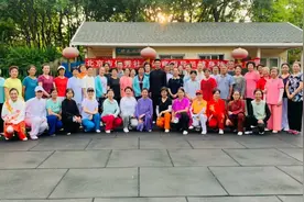 苦练三伏 护佑健康｜北体大养生专家彭翔吉博士讲授健身气功八段锦图片