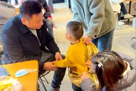 秒复位！河南一中医免费帮小朋友接骨5年：八成是大人惹的祸图片